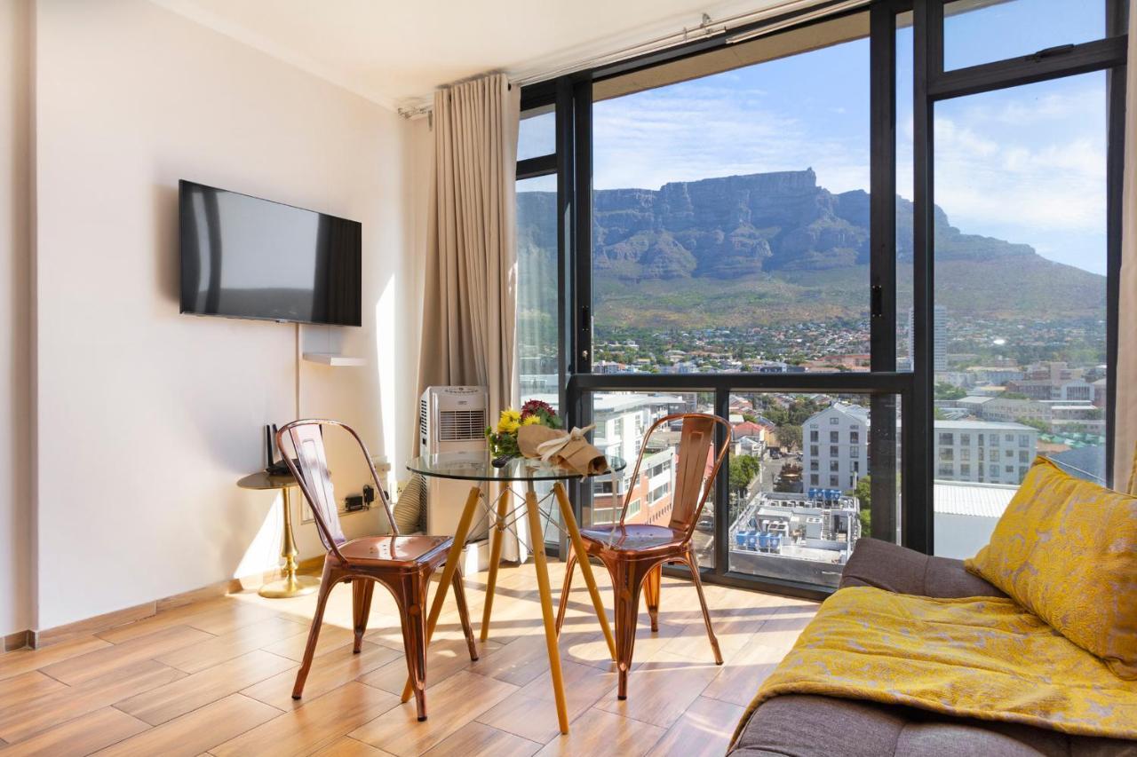 Ferienwohnung Urban Oasis At The Four Seasons Kapstadt Exterior foto