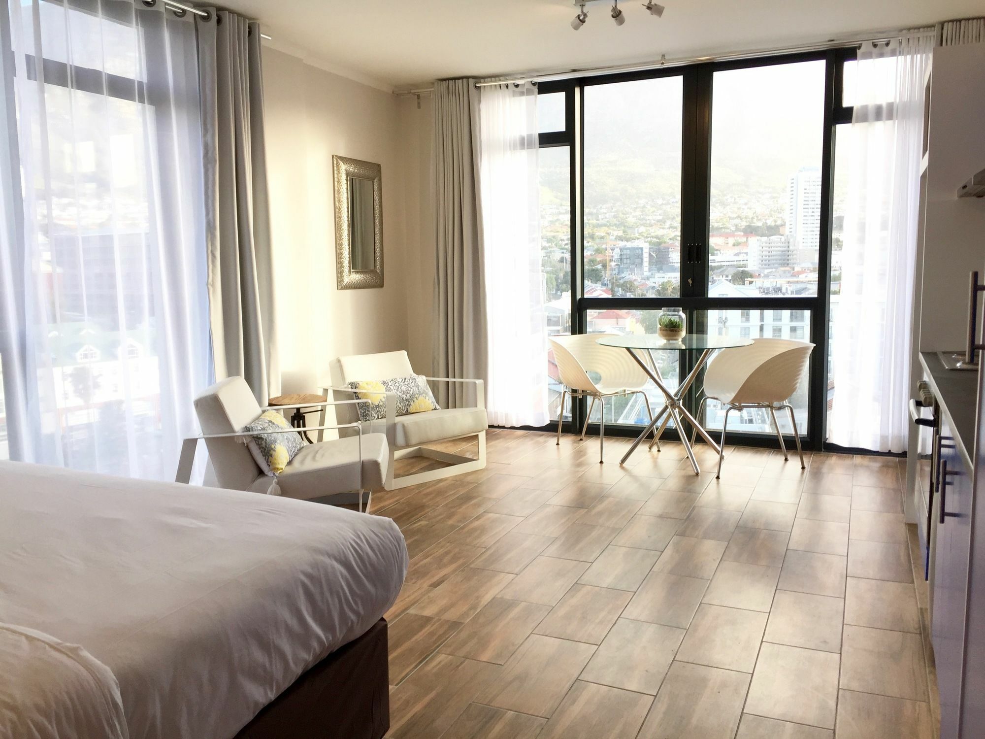 Ferienwohnung Urban Oasis At The Four Seasons Kapstadt Exterior foto