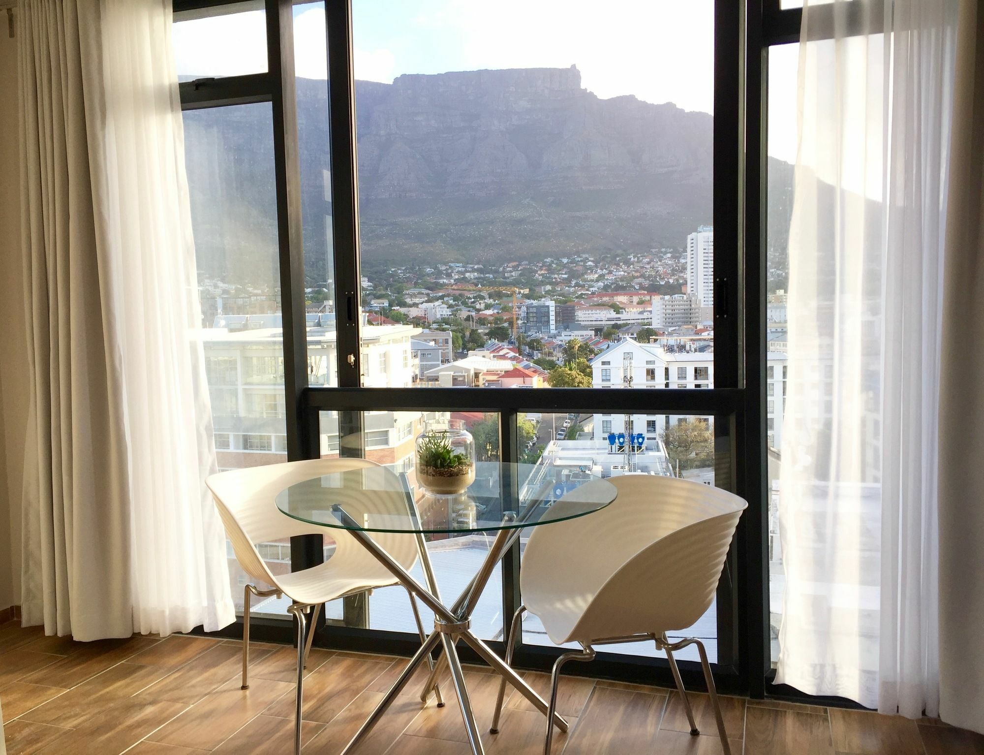 Ferienwohnung Urban Oasis At The Four Seasons Kapstadt Exterior foto